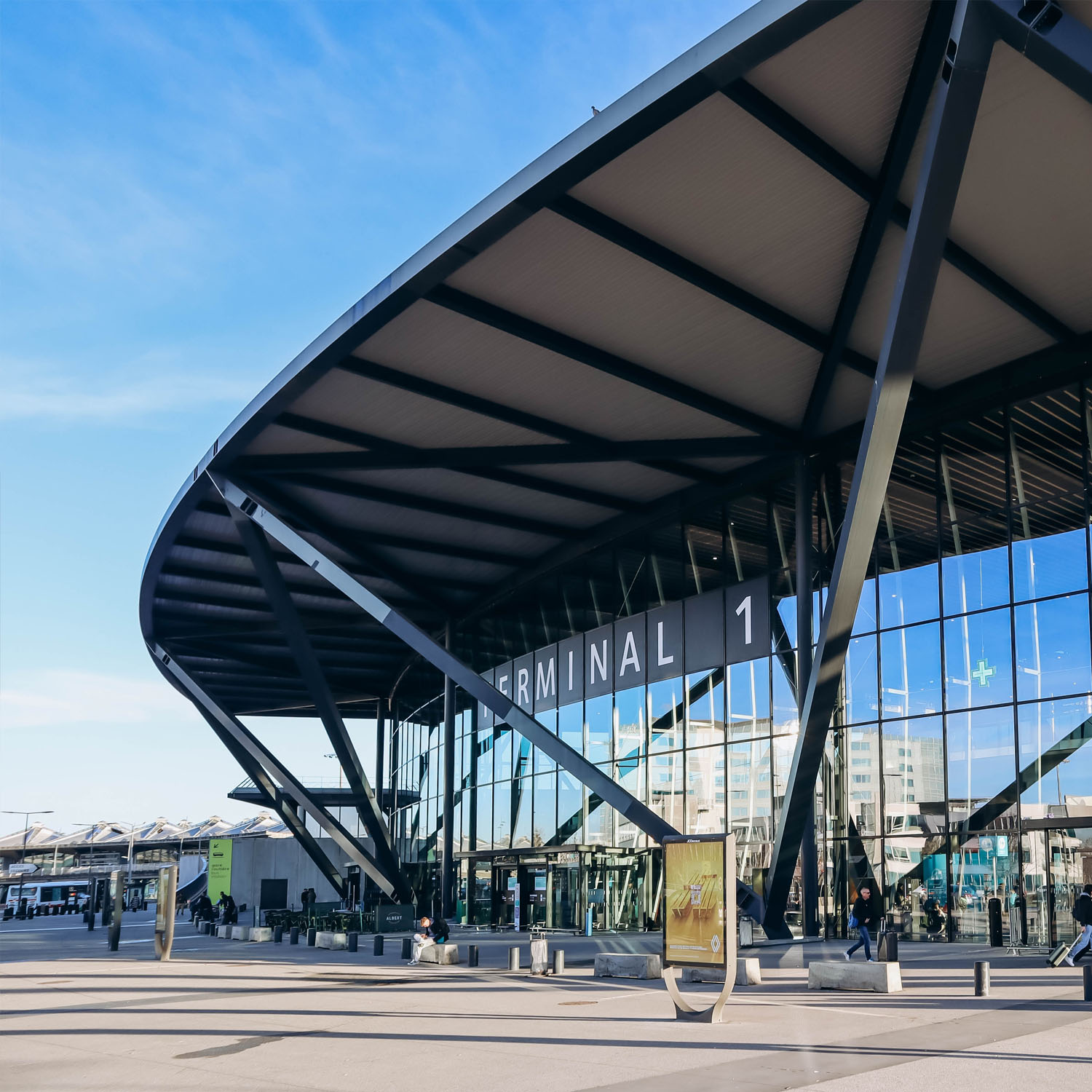 Vue aérienne de l'aéroport Lyon Saint-Exupéry (LYS)